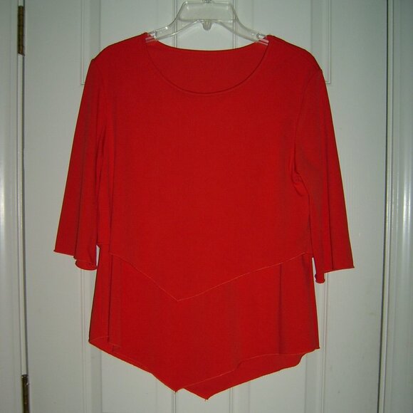 Red Tiered Knit Top, 3/4 sleeves, Size M - Picture 1 of 3